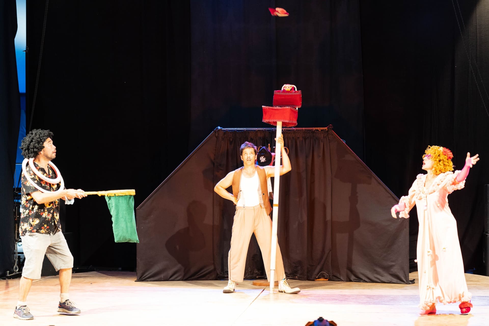 streptease_alturas-132 Streptease en las alturas. Compañía Penélope y Aquiles.