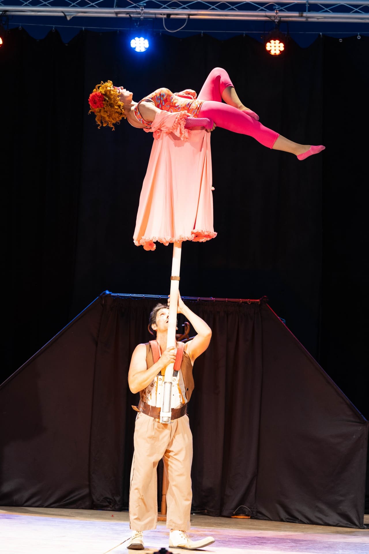 streptease_alturas-137 Streptease en las alturas. Compañía Penélope y Aquiles.