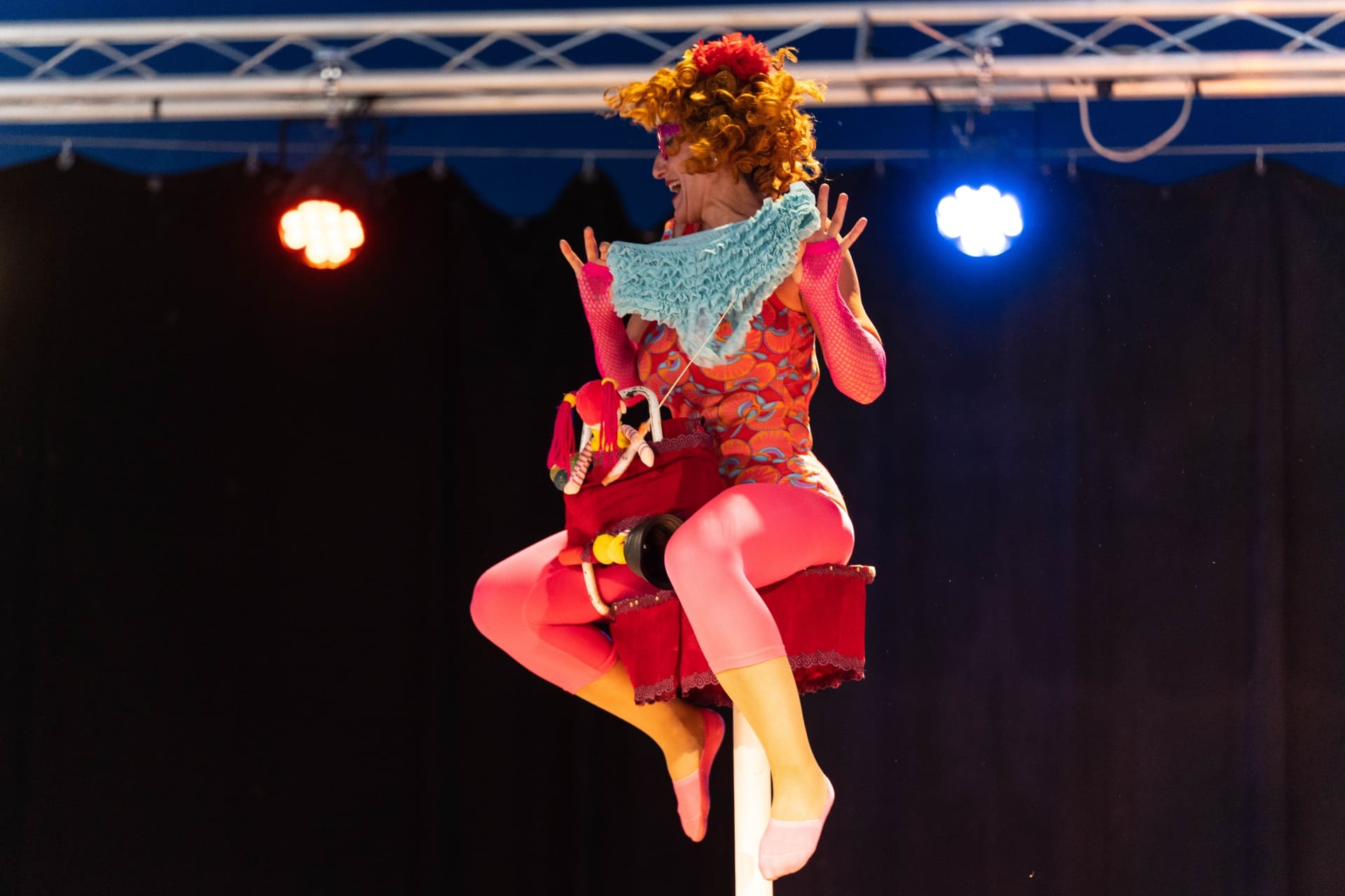 streptease_alturas-142 Streptease en las alturas. Compañía Penélope y Aquiles.