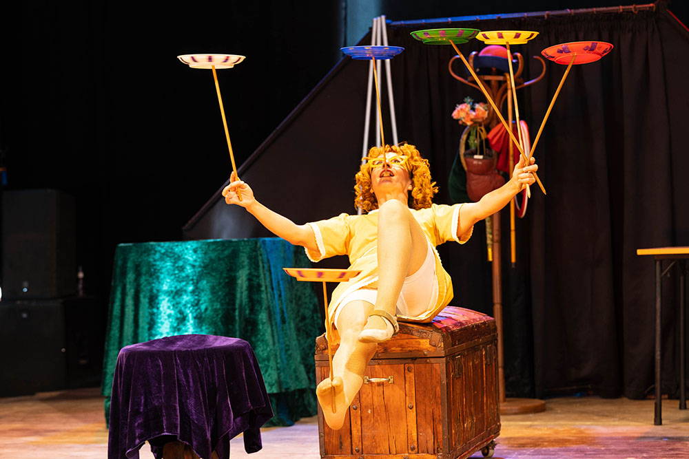 coloresvivos-71 Tentempie. Compañía Penélope y Aquiles.