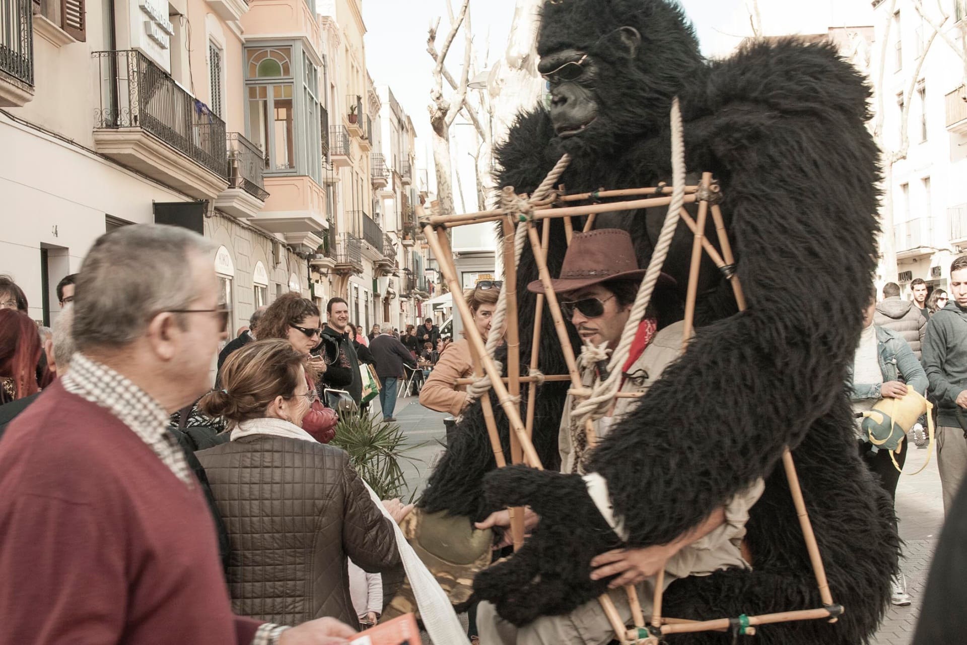 KingKong-_MG_6936-1 King Kong y el Cazador Cazado. Compañía Penélope y Aquiles.