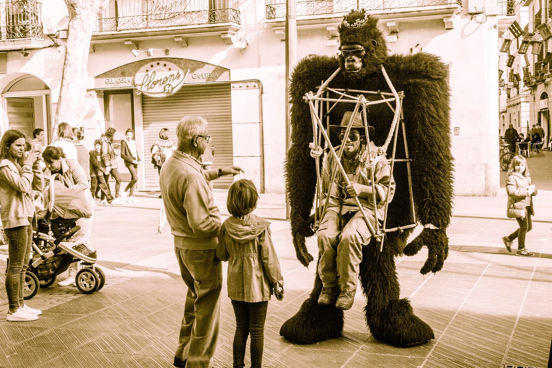 KingKong-_MG_6955-2 King Kong y el Cazador Cazado. Compañía Penélope y Aquiles.