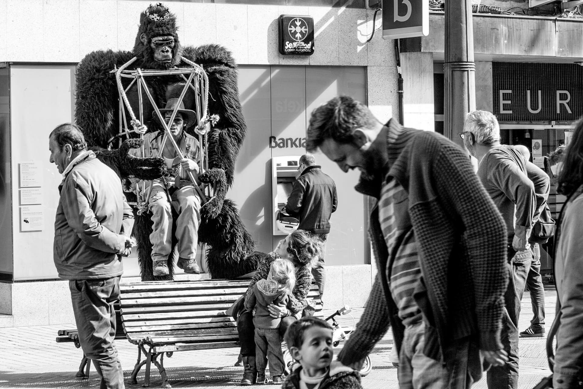 KingKong-_MG_6990-6 King Kong y el Cazador Cazado. Compañía Penélope y Aquiles.